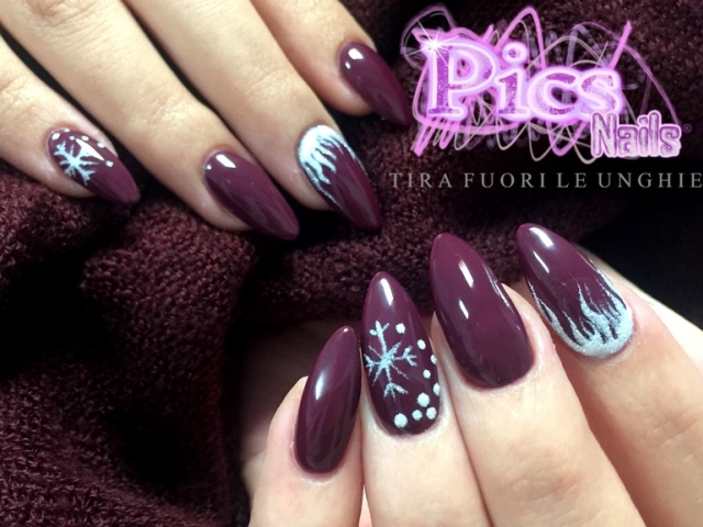 Christmas nail art Bordeaux