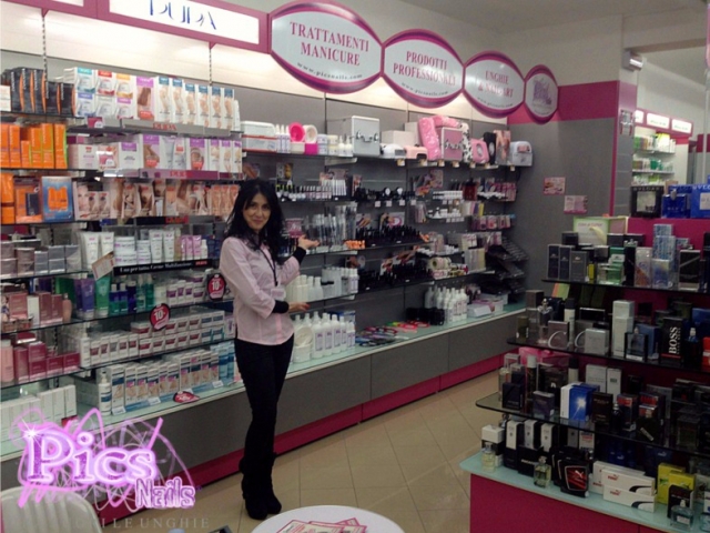 Corner Pics Nails nel punto vendita Saponi&Profumi Cagliari