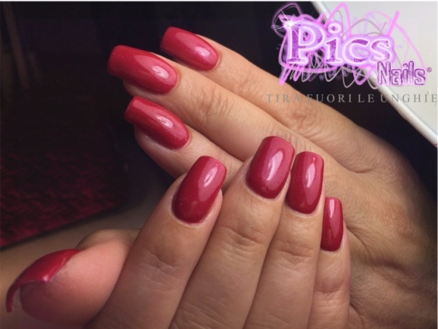 Elegant Red Nails