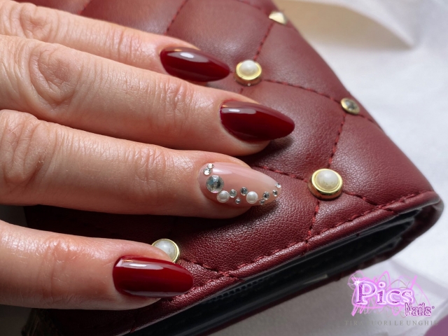 Gel Nail Polish Bordeaux with Swarovski