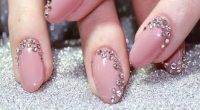 How to Apply Swarovski® Nails?