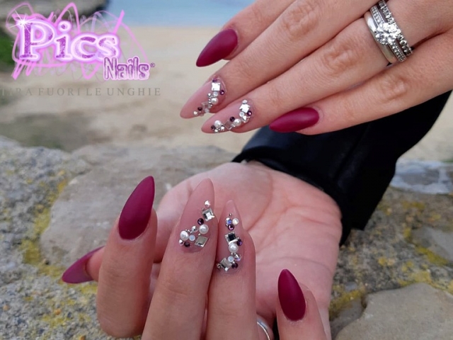 matt nail art swarovski