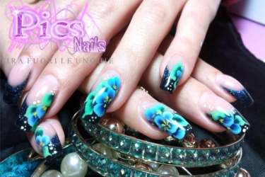 micro decorazione unghie floreale pics nails