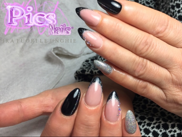 Nail Art French Unghie Nere e Argento