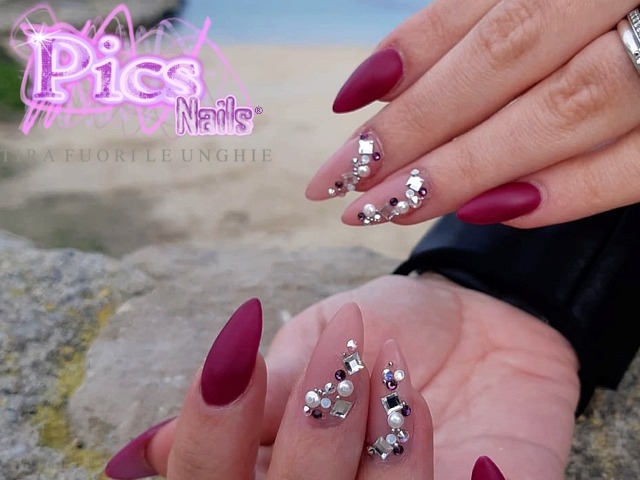 nail art opache swarovski