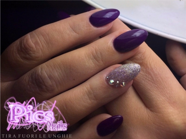 Nail Art Viola Neon