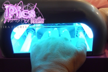 Nails Retouch Catalysis in Lamp