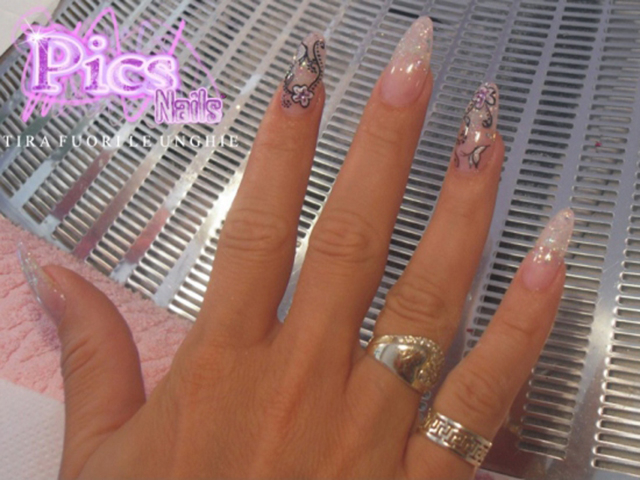 Pointy Nail Tips Picture