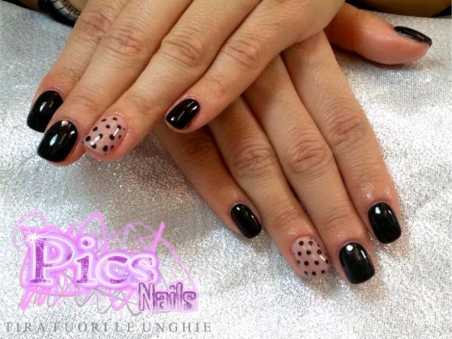 Polka Dots Nail Art