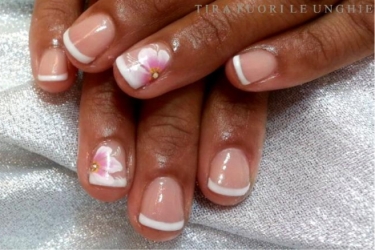 semipermanente e nail art French