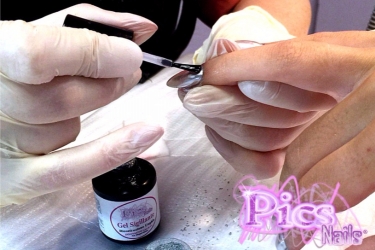 Sigilliamo la nostra Nail Art con il Gel Sigillante Led