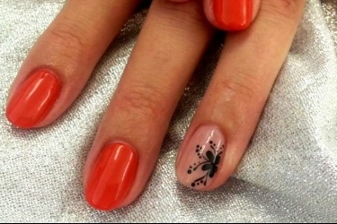 smalto semipermanente con nail art