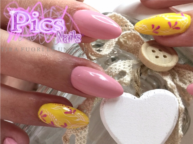 Spring Nail Decoration