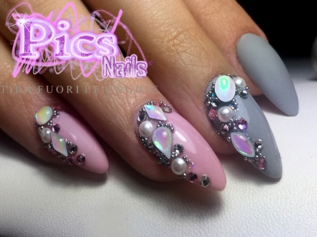 Strass et paillettes  Nature Nails Nails Art