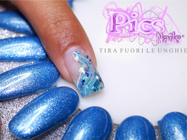 Design of Summer Nail Art blue and marine effects