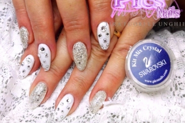 Unghie Gel Eleganti con Swarovski